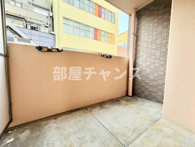 浅井ビルのバルコニー