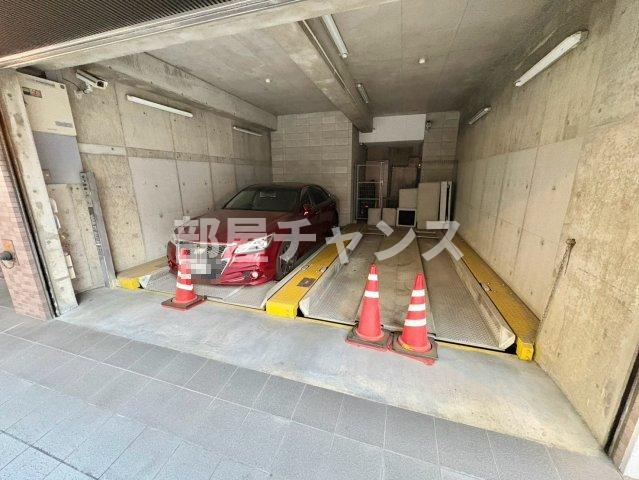 浅井ビルの駐車場