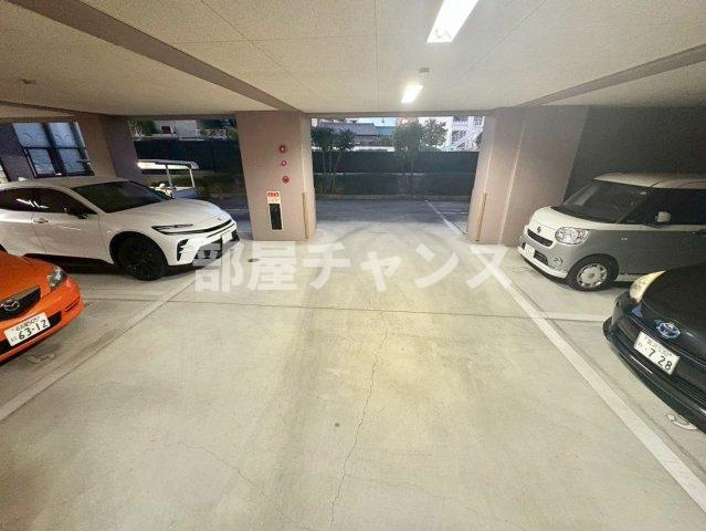 ファーリーヒルズの駐車場