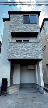 新築戸建　（川崎区川中島2丁目）の外観|新築戸建　2LDK+納戸×2+WIC+パントリー　京急大師線「川崎大師」駅徒歩9分　LDKは広々とした16畳　収納豊富　エコジョーズ　車庫有　2階水廻り　フラット35S　浄水器・食洗器付　
 