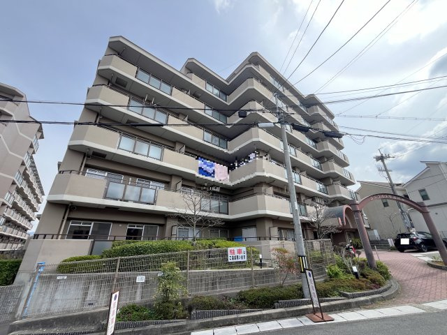 ＪＲ宇治駅まで徒歩１３分★リフォーム完了につき即ご入居可能★南東向き２ＬＤＫ★ユニライフ宇治琵琶の外観|外観