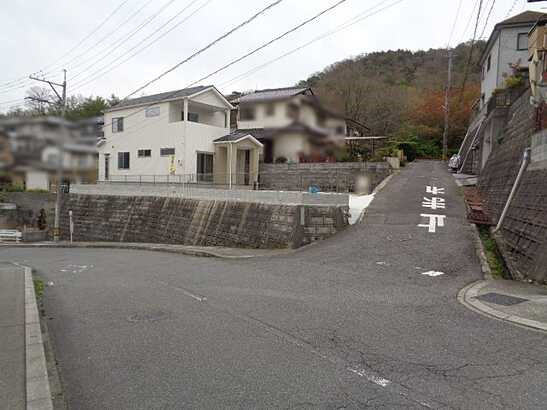 【前面道路含む現地写真】