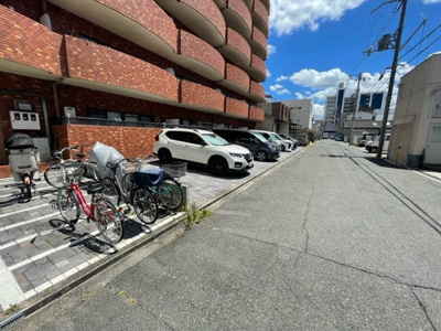 【駐車場】 | ロイヤルコート生江
