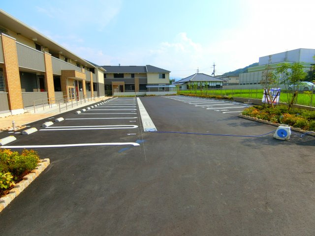 サウスグランツの駐車場