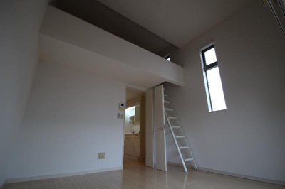 【居間・リビング】 | アラモード高木 | 別号室の写真になります。現況優先。