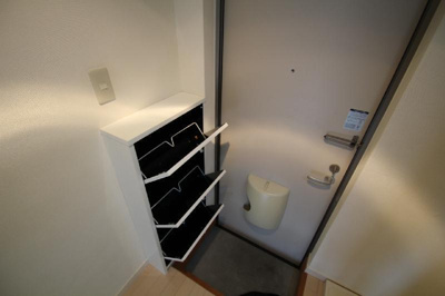 【玄関】 | アラモード高木 | 別号室の写真になります。現況優先。