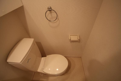 【トイレ】 | アラモード高木 | 別号室の写真になります。現況優先。