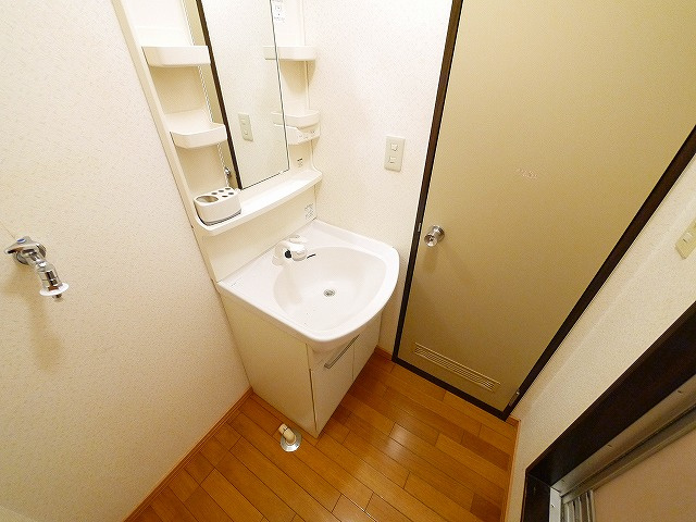 生駒ビューハイツの洗面所|コンパクトで使いやすい洗面所