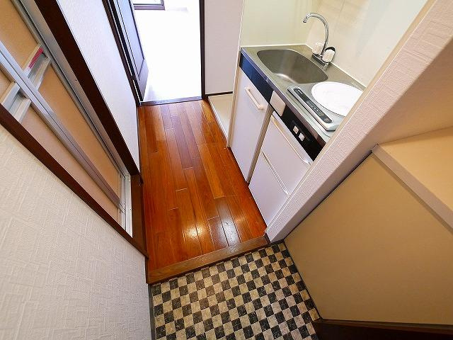 シティパレス富雄北の玄関|明るい玄関です