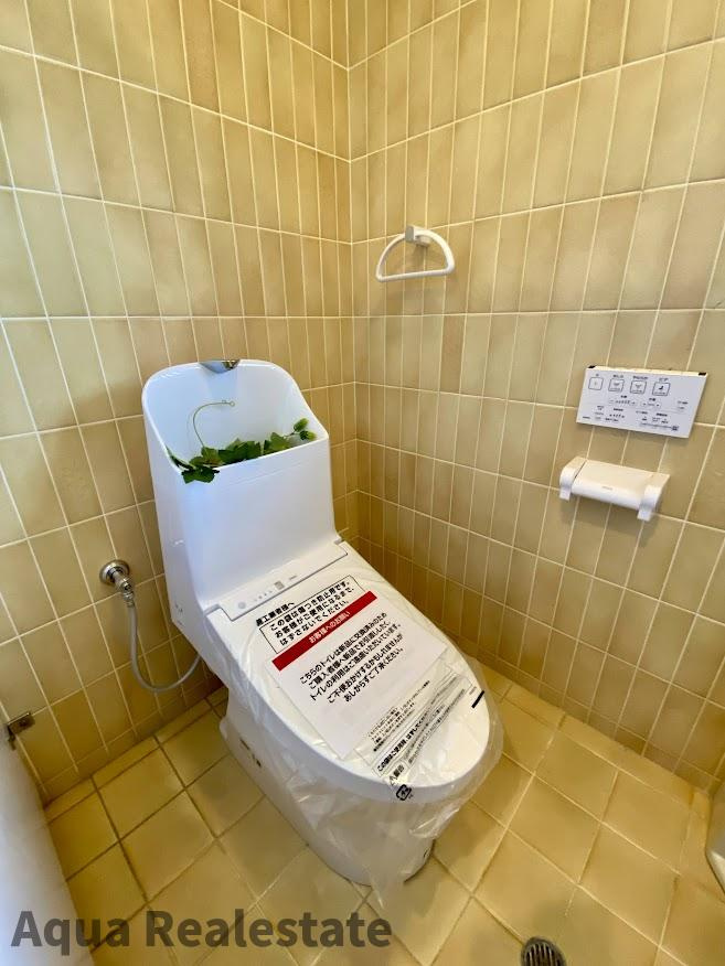 東かがわ市三本松　リノベ住宅のトイレ|ゆったりとした空間のトイレです