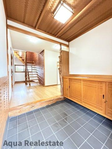 東かがわ市三本松　リノベ住宅の玄関|シンプルで使いやすい玄関です