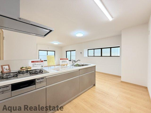 東かがわ市三本松　リノベ住宅のキッチン|コンパクトなキッチンで掃除もラクラク