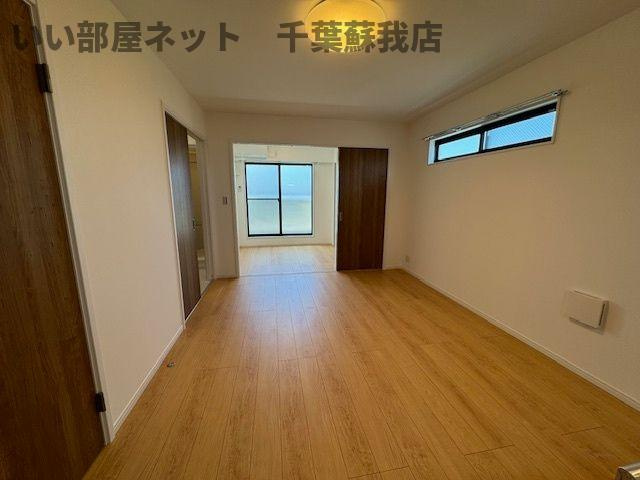 eclat蘇我の居間・リビング|こちらのリビングで趣味の時間をお楽しみください