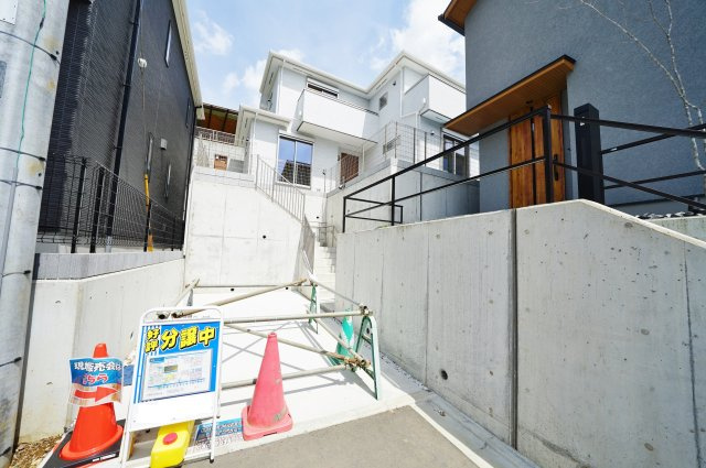 【横浜市旭区上川井町168-8新築戸建て】★仲介手数料無料★（上川井小学校・若葉台中学校）の外観