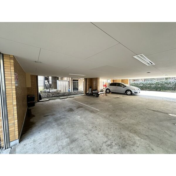 グレードタイム六甲の駐車場