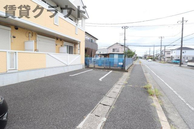 ネオス　ソイルの駐車場|車をお持ちの方に嬉しい駐車場付きの物件です