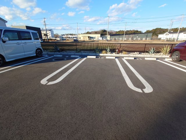 Lien KAISEI（リアン カイセイ）の駐車場
