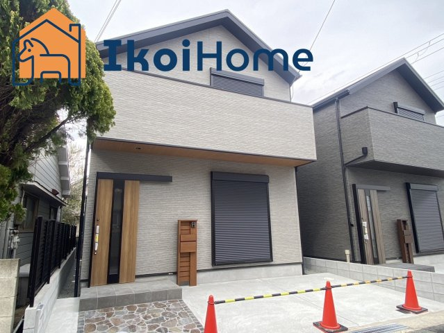 明石市朝霧町1丁目　新築戸建　A号地の周辺|●資料・カタログのご請求無料●現地見学可能●敷地内には、お車を２台駐車することができます。玄関ドアはスライドタイプで珍しい形になっています。内装、外観ともにおしゃれな雰囲気があります。