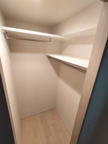 洋室約6.0帖、ウォークインクローゼット。