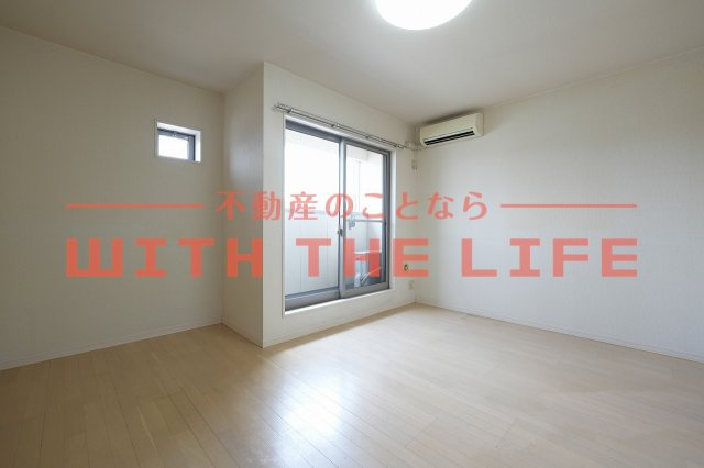 クレフラスト試験場前駅南【キャッシュバック対象物件】の居間・リビング|ゆったり過ごせるリビングです