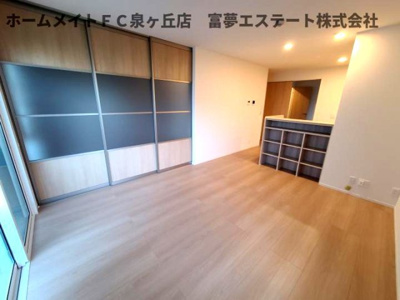 【居間・リビング】 | raffinato(ラッフィナート)金剛 | リビングと洋室の間仕切りを閉めたとき