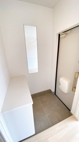 フェリーチェ東天王町Ⅱの玄関