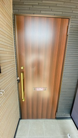 フェリーチェ東天王町Ⅱの玄関