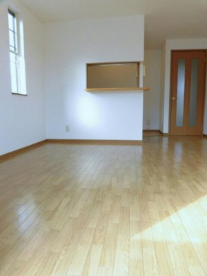 【居間・リビング】 | ポートヒルズ．ヴィラＡ | 使いやすいリビングです