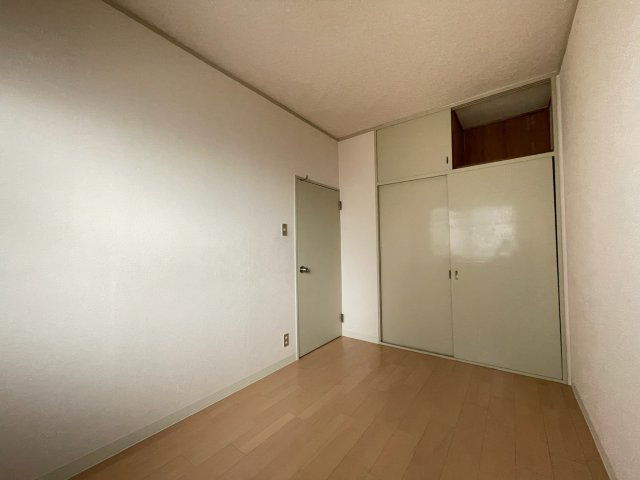 藤和明石公園ハイタウン1号棟の洋室