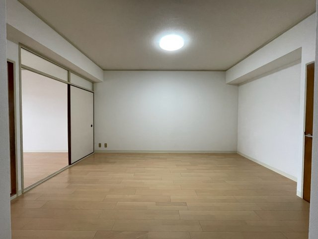 藤和明石公園ハイタウン1号棟の居間・リビング