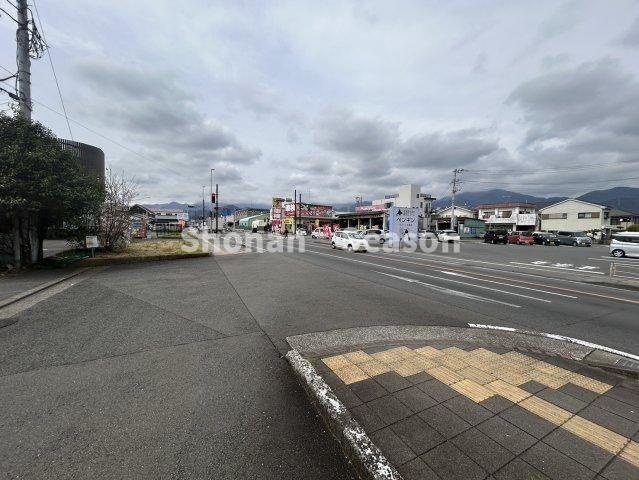 【現地画像あり！】秦野市渋沢　売地　234.99坪の周辺|お車移動にも便利なＲ２４６号線沿いの好立地◎
コンビニ（徒歩３分）スーパー（徒歩５分）毎日のお買い物便も良好ですよ♪