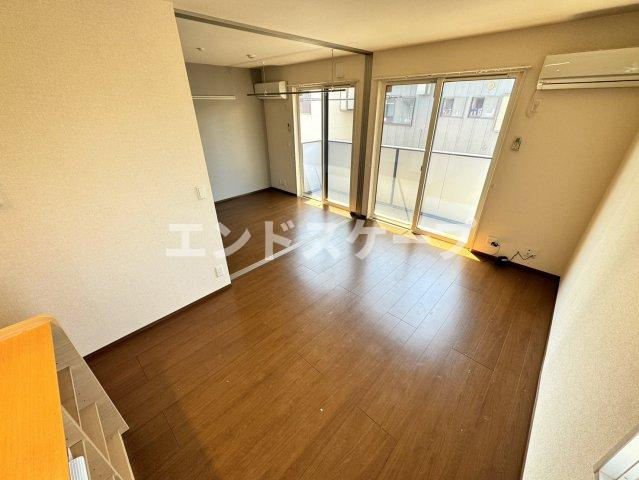 ドムスレジーナ　Ｂの居間・リビング|高崎、前橋、伊勢崎エリアのお部屋探しはエンドスケープまで！お客様の理想お聞かせ下さい♪