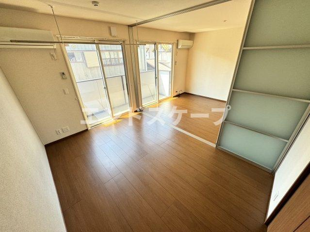 ドムスレジーナ　Ｂの居間・リビング|高崎、前橋、伊勢崎エリアのお部屋探しはエンドスケープまで！お客様の理想お聞かせ下さい♪