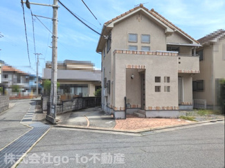 【外観】 | 南西角地、木造2階建4LDKです！