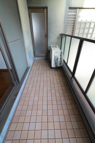 【バルコニー】
