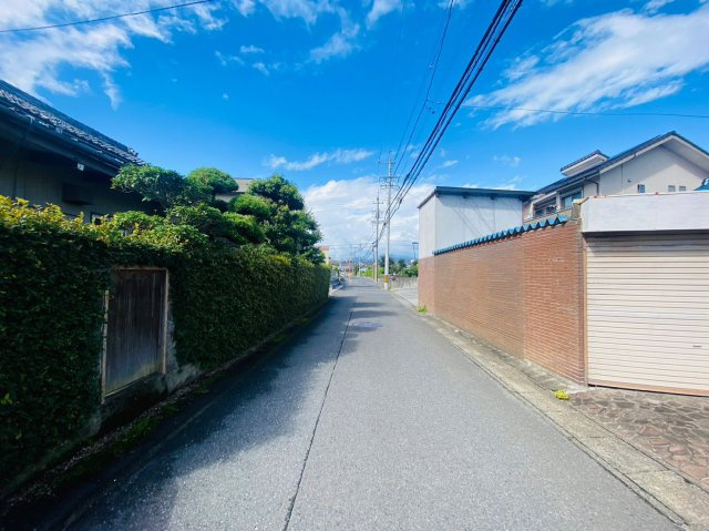 売土地　大垣市中野町5丁目　71.92坪の前面道路含む現地写真