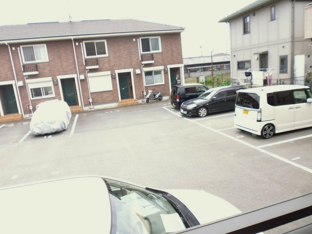 アルコバレーノの駐車場