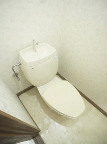 【トイレ】 | カヌマヒルズ | 洋式の水洗トイレです♪