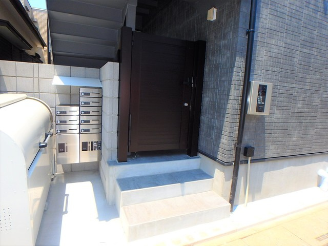 MELDIA牛浜のエントランス