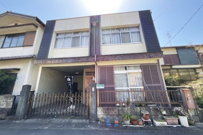 【外観】 | 京都市伏見区桃山町大島　土地 | 徒歩4分のところには山科川の堤防があり、ウォーキングやジョギングのコースとしてもぴったりです。