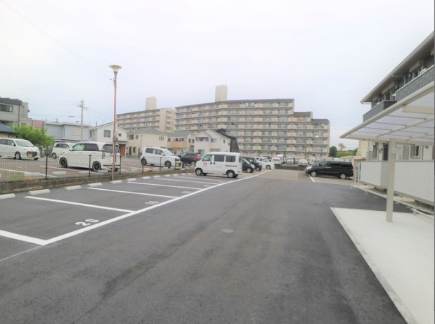 オルテンシアの駐車場