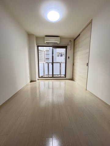 大阪市都島区都島中通２丁目の賃貸マンションの居間・リビング