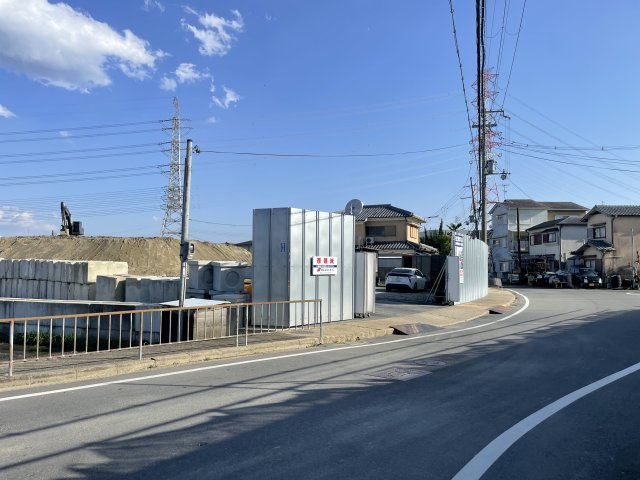 ◆資材置き場や駐車場に◆新名神高速「城陽IC」入口まで約１.６km(車で３分)◆城陽市水主森ノ東の前面道路含む現地写真