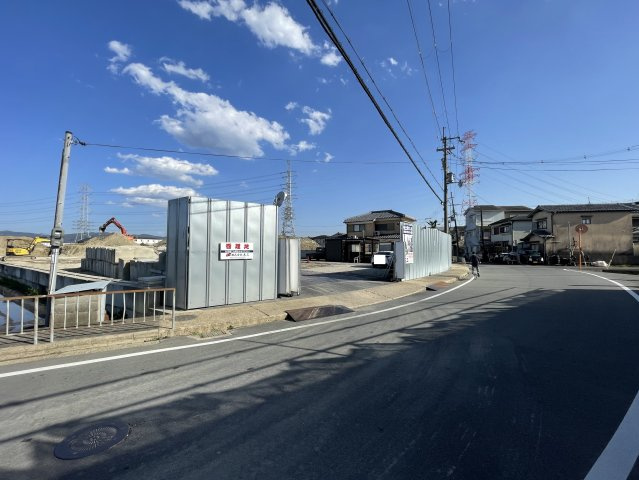 ◆資材置き場や駐車場に◆新名神高速「城陽IC」入口まで約１.６km(車で３分)◆城陽市水主森ノ東の前面道路含む現地写真