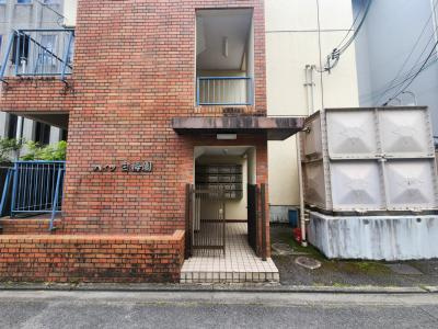 ハイツ白梅園のエントランス