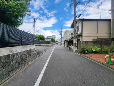 ハイツ白梅園の周辺|前面道路