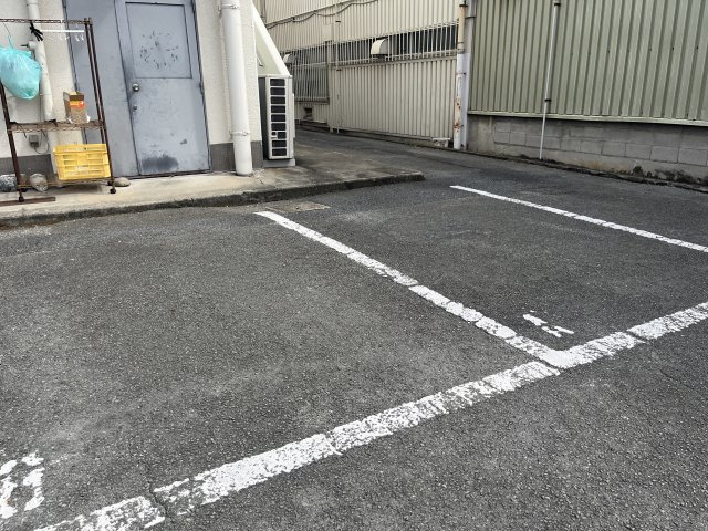 奥野ビルの駐車場