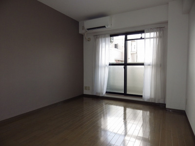 【居間・リビング】 | アンオゥル鵜の森 | 別室同型写真