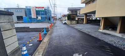 【前面道路含む現地写真】 | 本庄市日の出2丁目 1180万 土地F | 前面道路含む現地写真です
