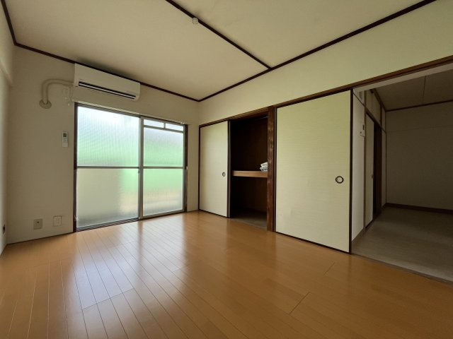 土谷マンションの洋室